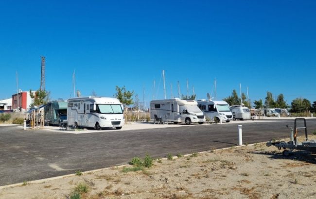 Aire Camping Car Port Saint Louis Du Rhone