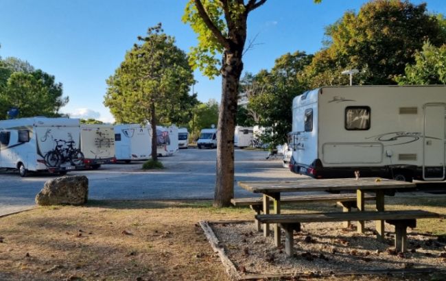 Aire Camping Car Park 18 Rue Bel Air 17200 Royan
