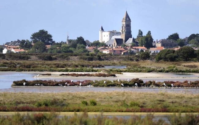 Place De Lancien Moulin A Eau 85330 Noirmoutier En Lile